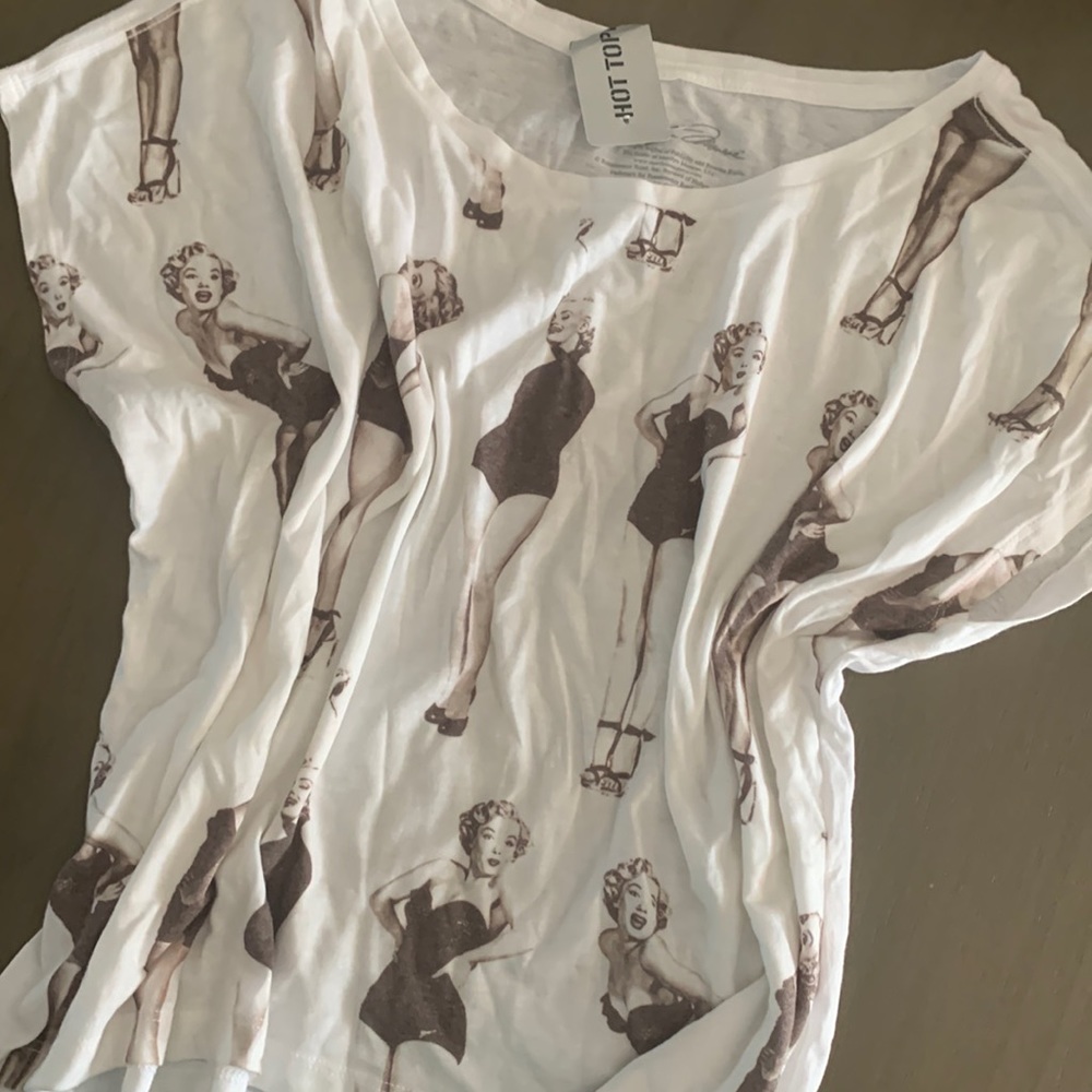 Hot Topic | Crop Top